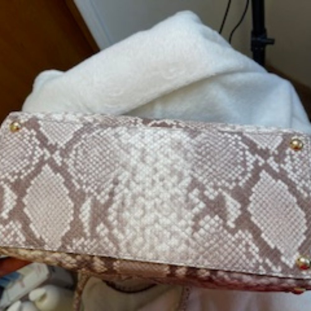 SOLD…MICHAEL KORS EUC SNAKESKIN LEATHER TOTE - Picture 7 of 10
